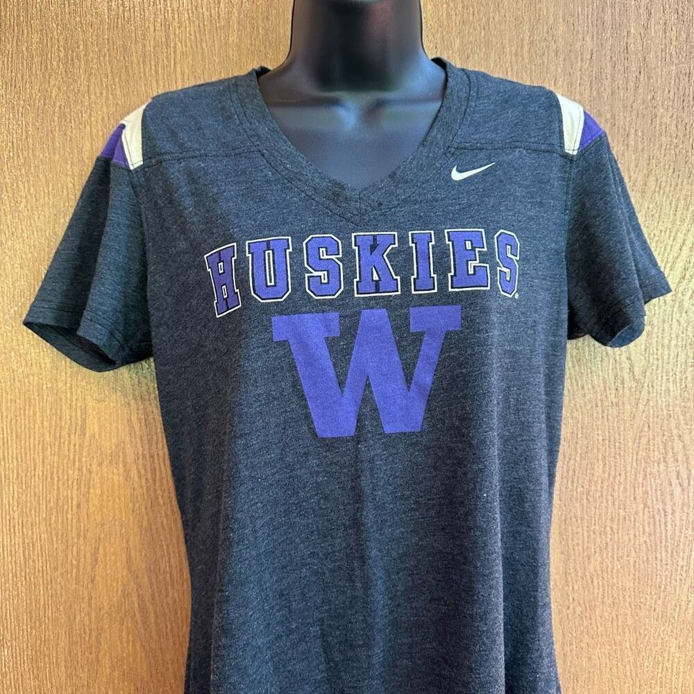 Nike UW Washington Huskies Gray and Purple Short Sleeve V-neck Shirt | Women Siz